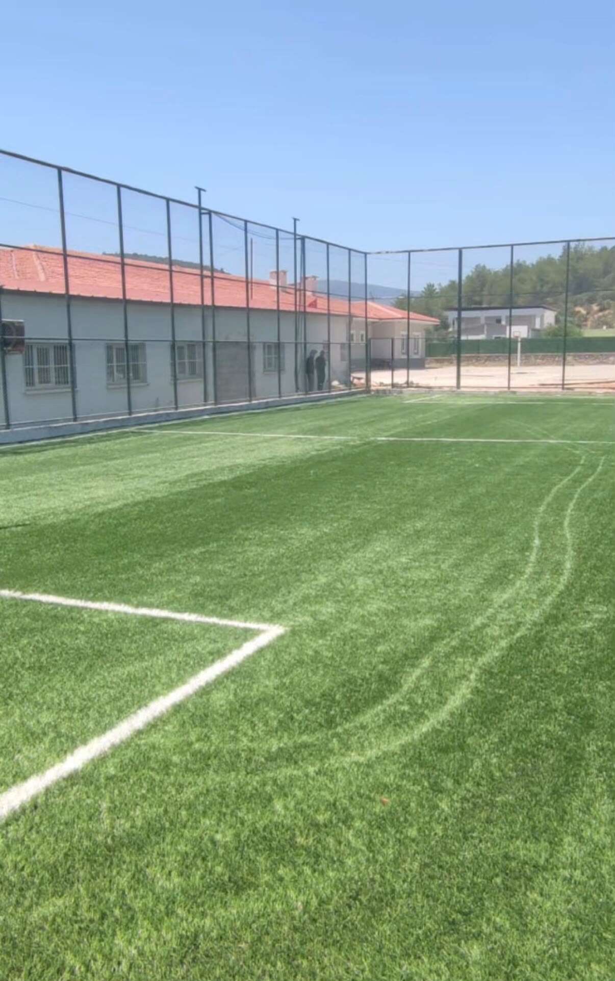 Milas'ın Dibekdere Mahallesi’ne Yeni Halı Saha Kazandırıldı: Gençler İçin Modern Spor Alanı Hizmete Açıldı 3